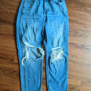 Distressed mom jean